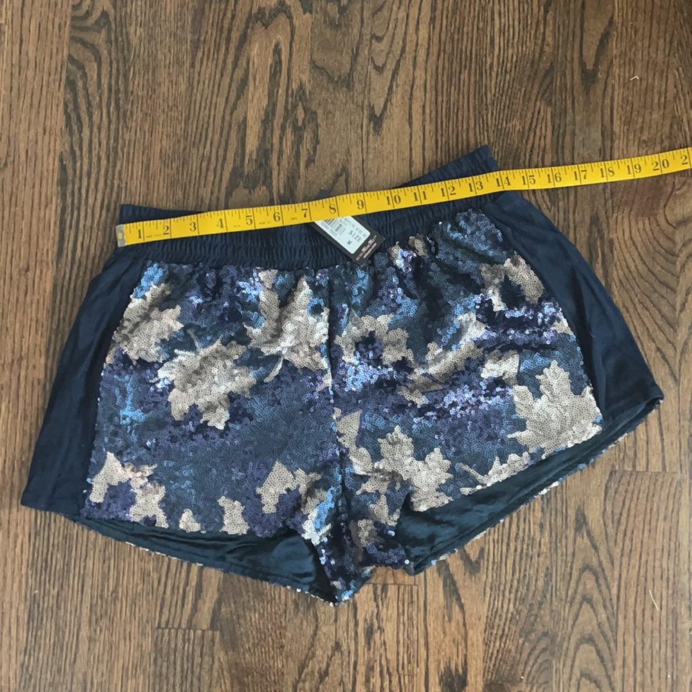Miss Me Sequin Shorts - Picture 9 of 9